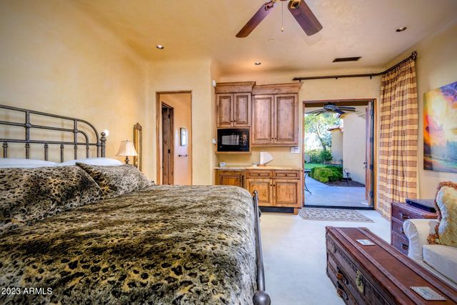 4836 E White Gates Drive, Phoenix, AZ 85018