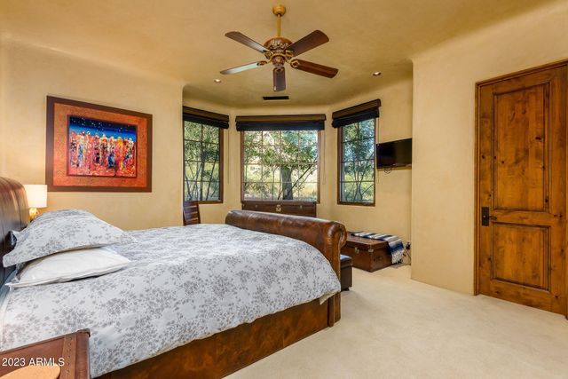 4836 E White Gates Drive, Phoenix, AZ 85018