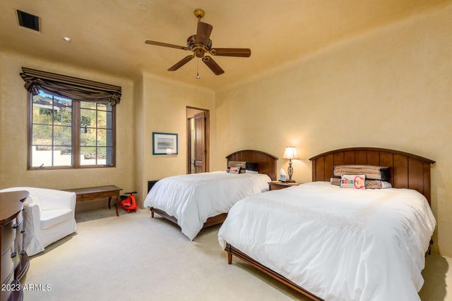 4836 E White Gates Drive, Phoenix, AZ 85018