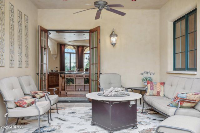 4836 E White Gates Drive, Phoenix, AZ 85018