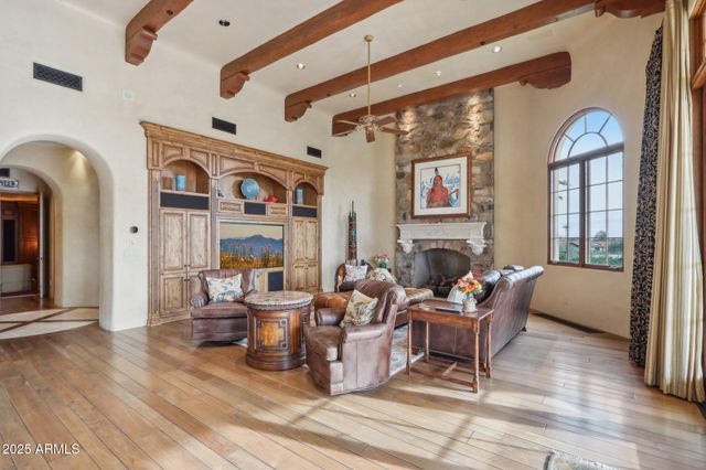 4836 E White Gates Drive, Phoenix, AZ 85018