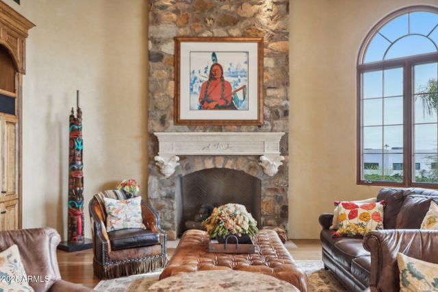 4836 E White Gates Drive, Phoenix, AZ 85018