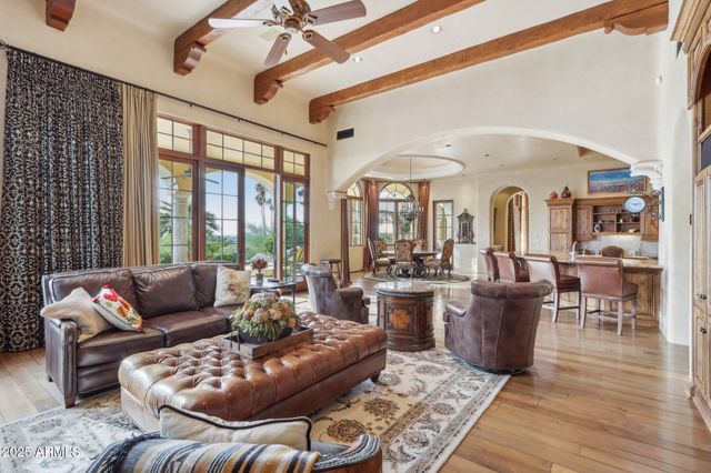 4836 E White Gates Drive, Phoenix, AZ 85018