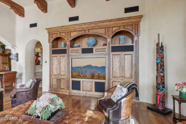 4836 E White Gates Drive, Phoenix, AZ 85018