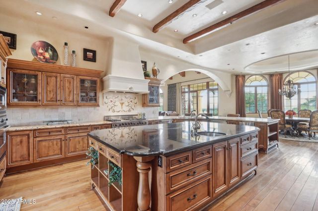 4836 E White Gates Drive, Phoenix, AZ 85018