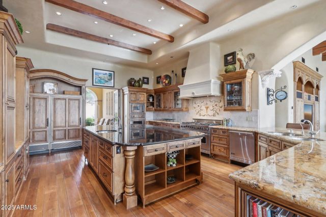 4836 E White Gates Drive, Phoenix, AZ 85018