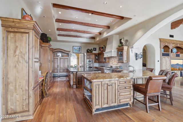 4836 E White Gates Drive, Phoenix, AZ 85018