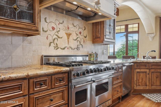 4836 E White Gates Drive, Phoenix, AZ 85018