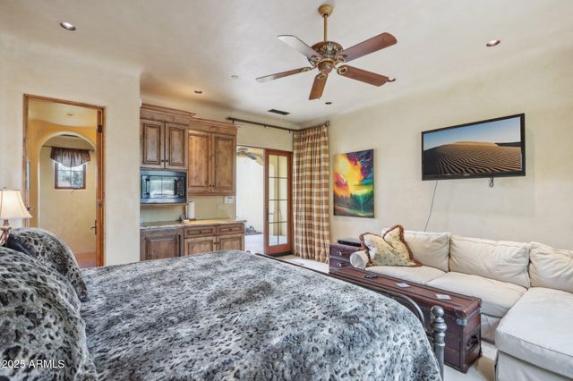 4836 E White Gates Drive, Phoenix, AZ 85018