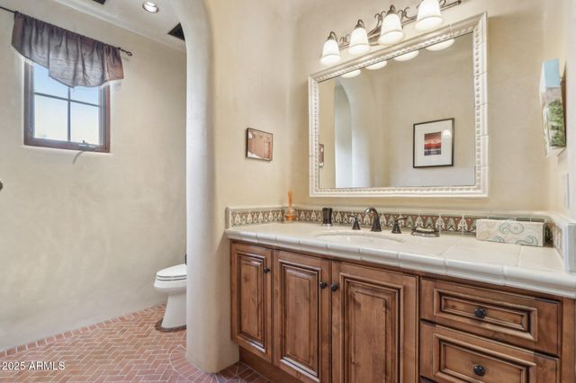 4836 E White Gates Drive, Phoenix, AZ 85018