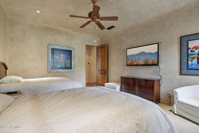 4836 E White Gates Drive, Phoenix, AZ 85018