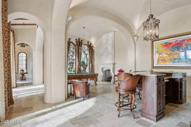 4836 E White Gates Drive, Phoenix, AZ 85018