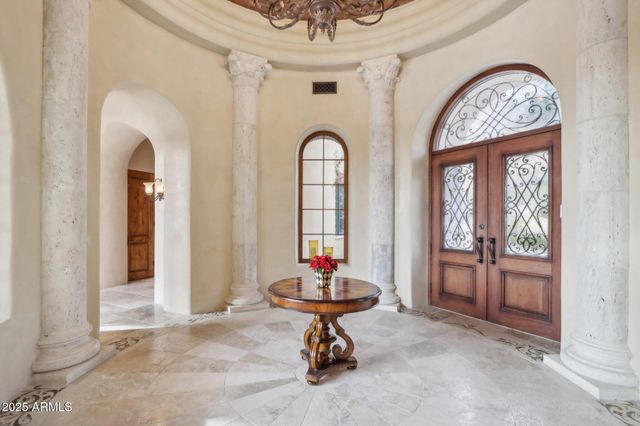 4836 E White Gates Drive, Phoenix, AZ 85018