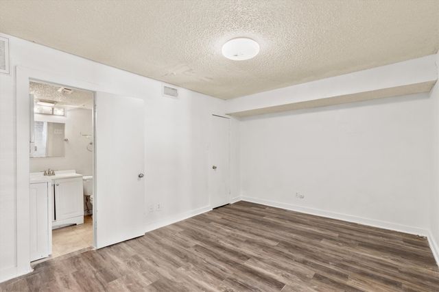 9807 Walnut Street 202, Dallas, TX 75243