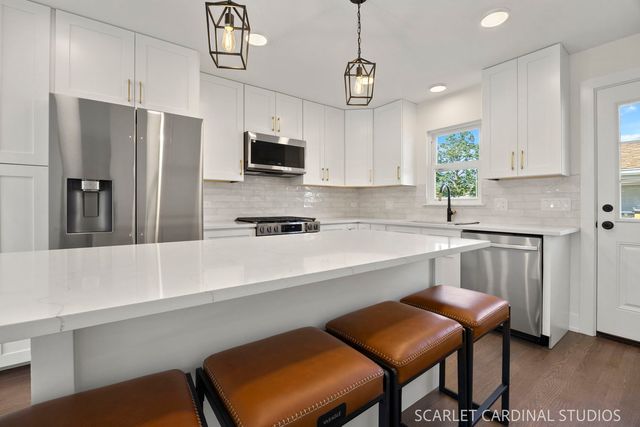 606 E Washington Street, Villa Park, IL 60181