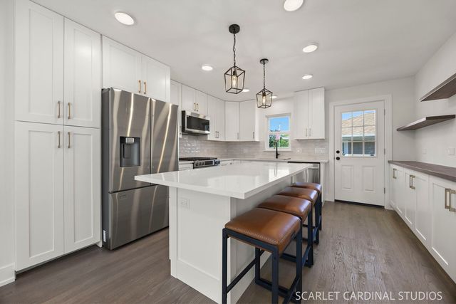 606 E Washington Street, Villa Park, IL 60181