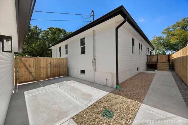 606 E Washington Street, Villa Park, IL 60181