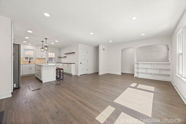 606 E Washington Street, Villa Park, IL 60181