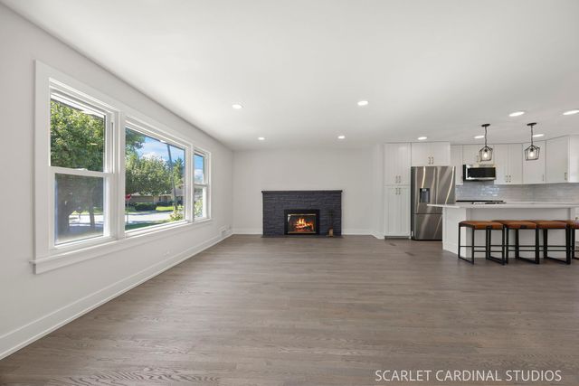 606 E Washington Street, Villa Park, IL 60181