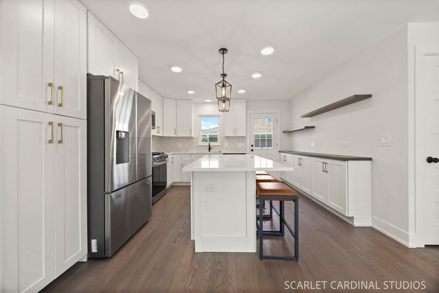 606 E Washington Street, Villa Park, IL 60181