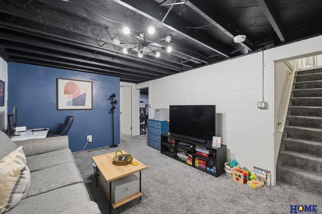 5701 Gladstone Street, Lincoln, NE 68507