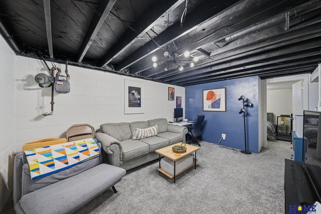 5701 Gladstone Street, Lincoln, NE 68507