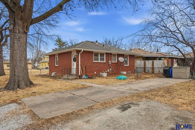 5701 Gladstone Street, Lincoln, NE 68507