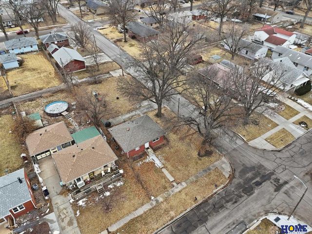 5701 Gladstone Street, Lincoln, NE 68507