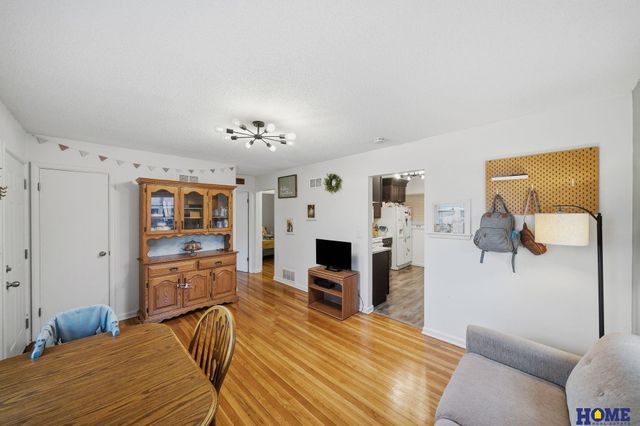 5701 Gladstone Street, Lincoln, NE 68507