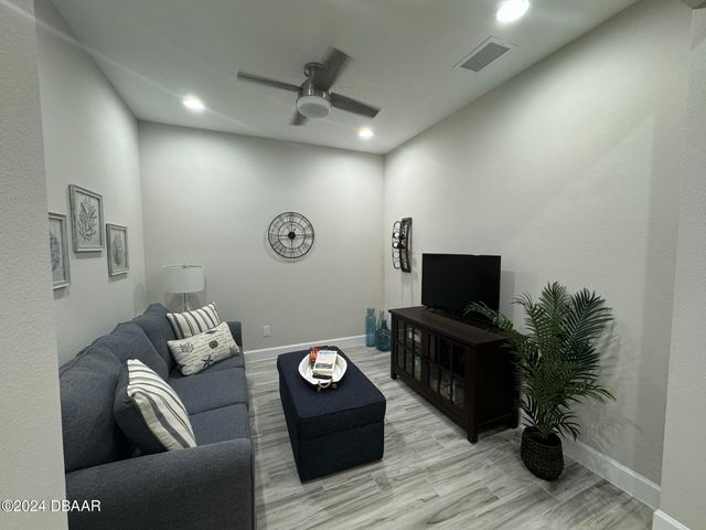 903 Coral Reef Way, Daytona Beach, FL 32124