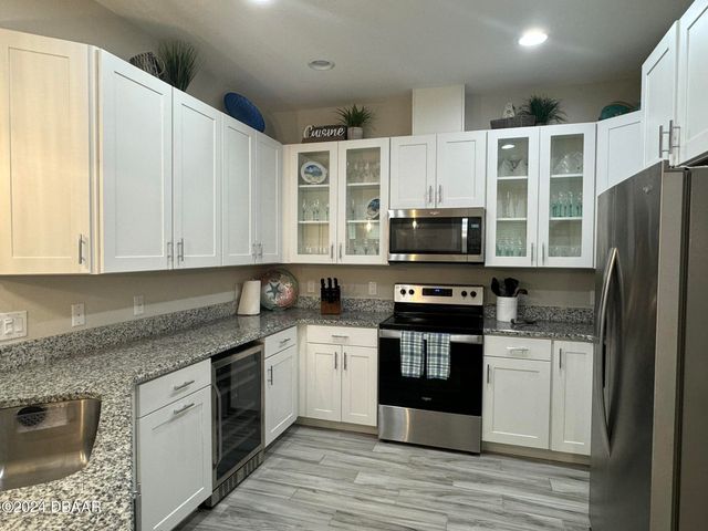 903 Coral Reef Way, Daytona Beach, FL 32124