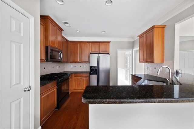 63 COOPERS GLEN SW Drive, Mableton, GA 30126