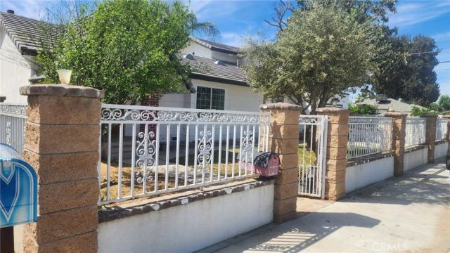 295 Sparks, Bakersfield, CA 93307