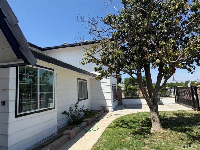 295 Sparks, Bakersfield, CA 93307