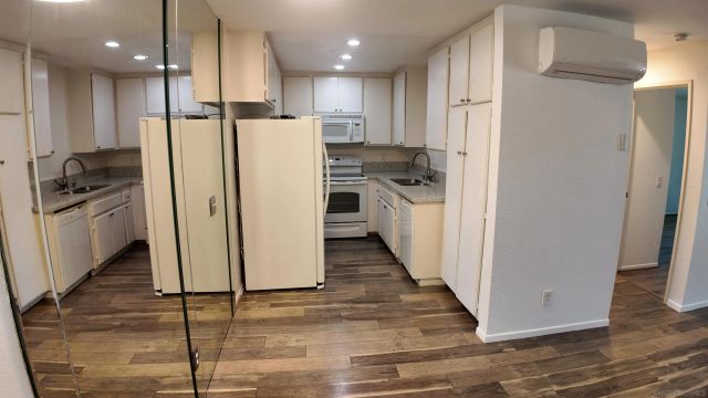 6330 Genesee Ave 213, San Diego, CA 92122