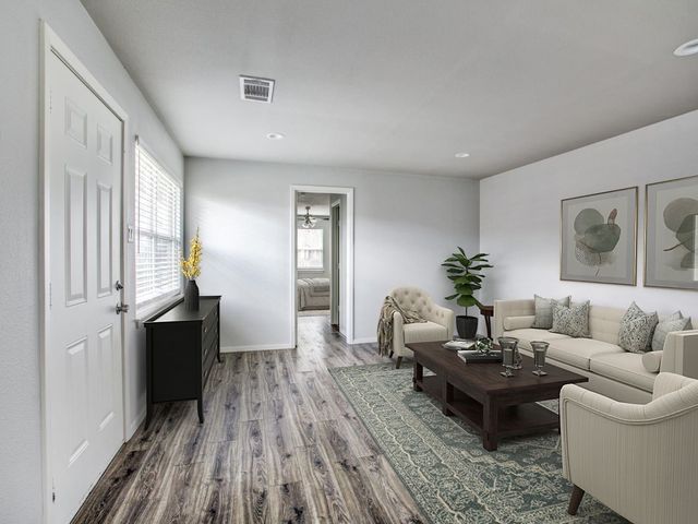2204 W Rosedale Street S, Fort Worth, TX 76110