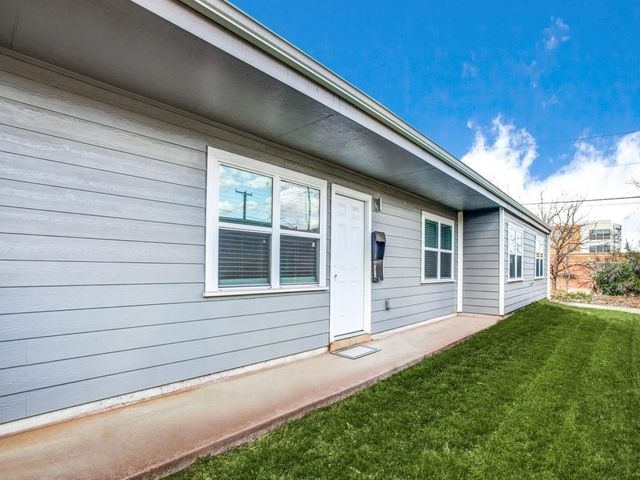 2204 W Rosedale Street S, Fort Worth, TX 76110