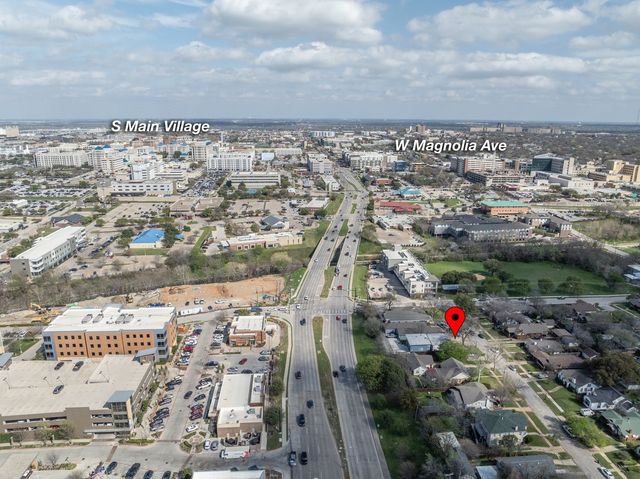 2204 W Rosedale Street S, Fort Worth, TX 76110