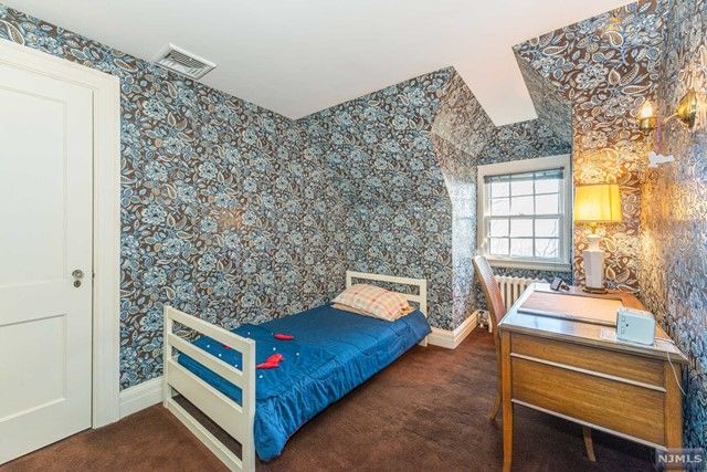 33 Afterglow Way, Montclair, NJ 07042