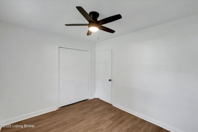 5202 Rodgers Rd, Louisville, KY 40258