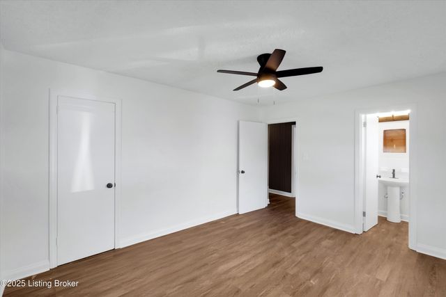 5202 Rodgers Rd, Louisville, KY 40258