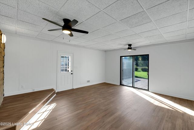 5202 Rodgers Rd, Louisville, KY 40258