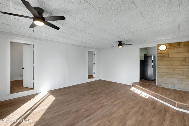 5202 Rodgers Rd, Louisville, KY 40258