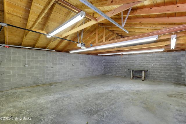 5202 Rodgers Rd, Louisville, KY 40258