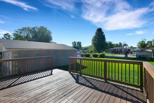 5202 Rodgers Rd, Louisville, KY 40258