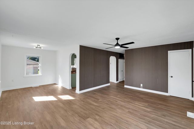 5202 Rodgers Rd, Louisville, KY 40258