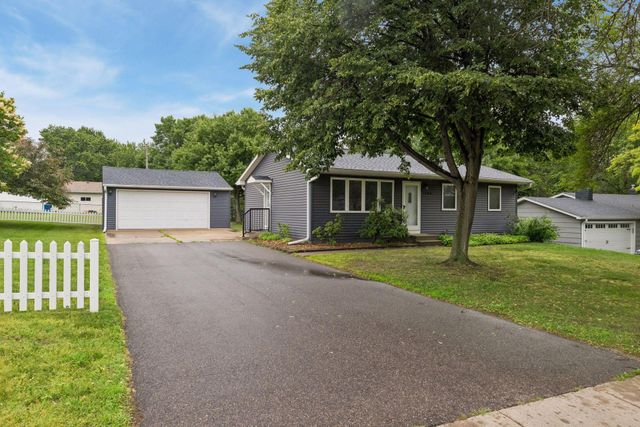 3609 Rolling View Drive, White Bear Lake, MN 55110