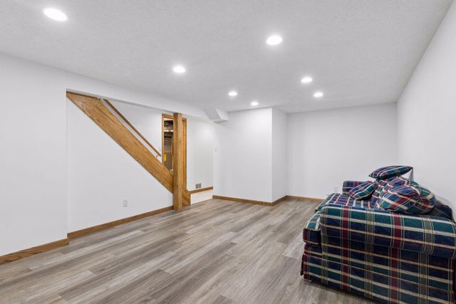 3609 Rolling View Drive, White Bear Lake, MN 55110