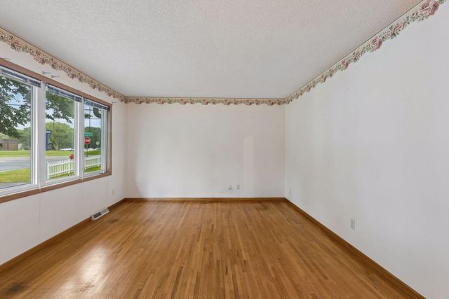 3609 Rolling View Drive, White Bear Lake, MN 55110