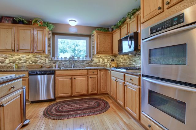 6833 N Meadows Pass, Webster Twp, MI 48130